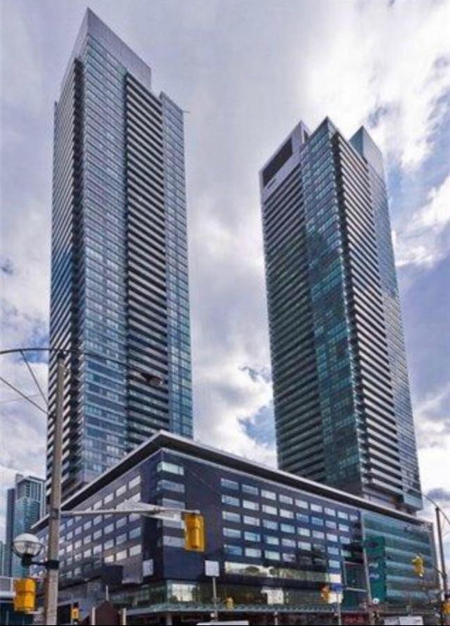 Апартаменти Beautiful Unit In Heart Of Downtown Торонто Екстер'єр фото